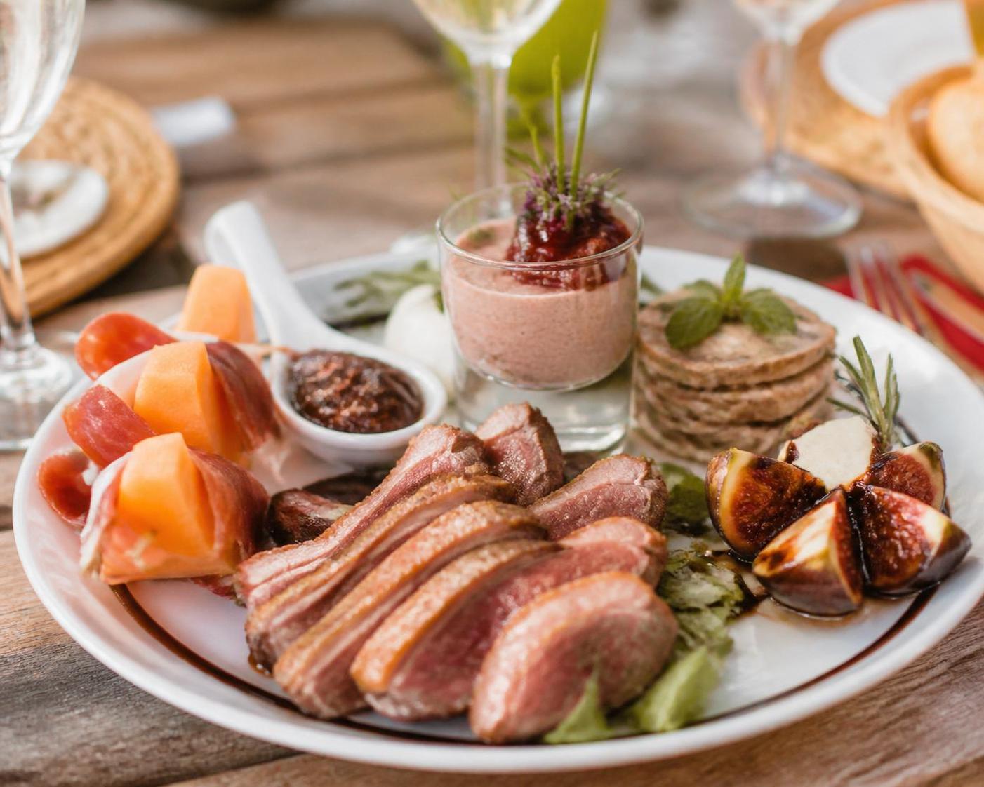 découvrez nos meilleures idées d'accompagnements pour magret de canard et réussissez un repas du sud savoureux et gourmand.